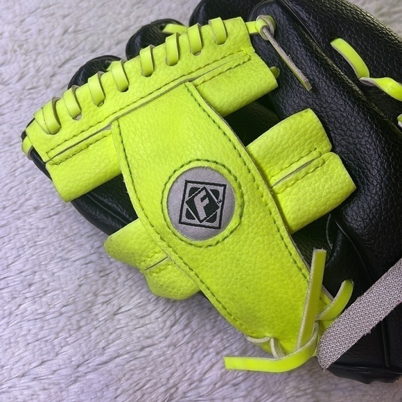 Franklin RTP Series Black Baseball Clove Right Hand Throw Youth Kids 24849-9". - Picture 5 of 6